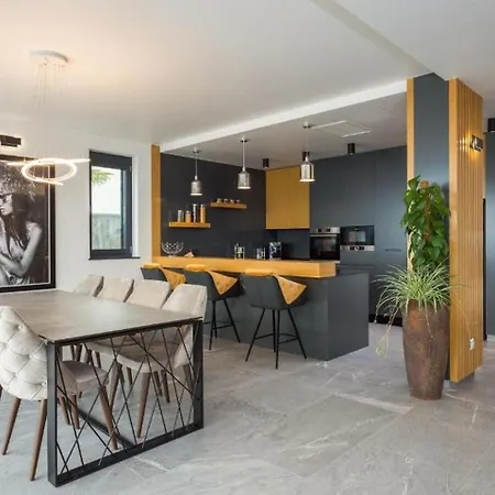 Villa Titanium *